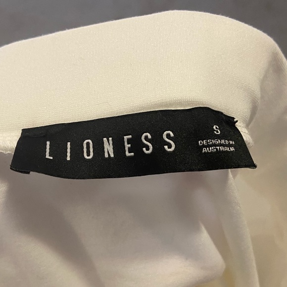 Lioness Urban Outfitters Pleated Skirt - Picture 2 of 2